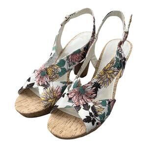 Anne Klein​​​​